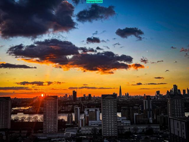 Flat for sale in Isle Of Dogs, Greater London