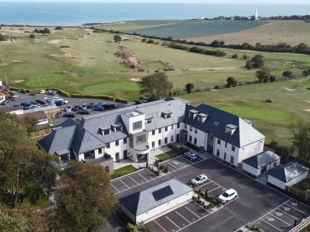 Flat for sale in Acol, Kent