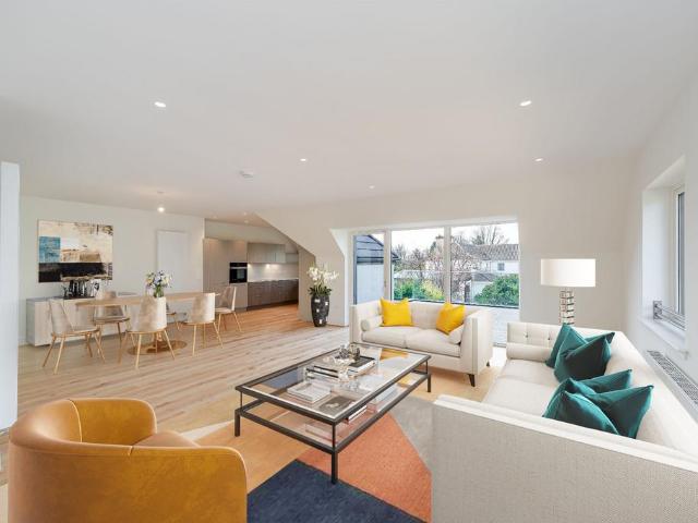 Flat for sale in Barnton, Scotland
