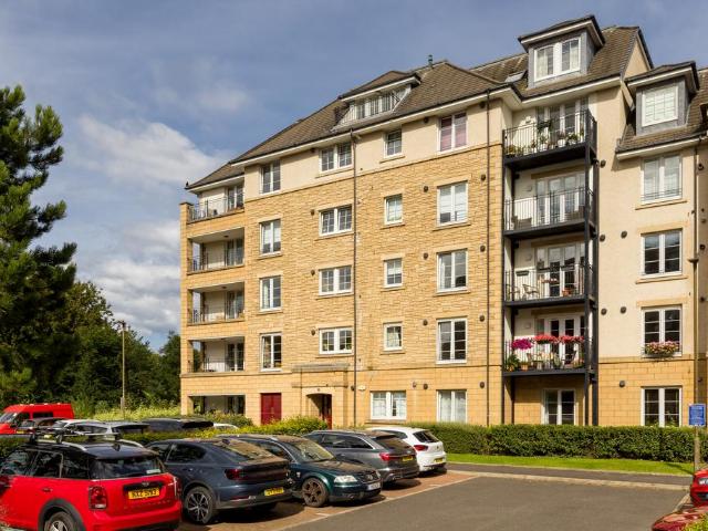 Flat for sale in Canonmills, Scotland