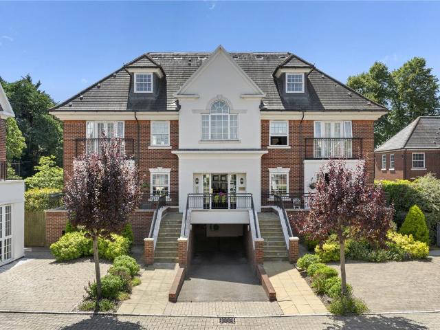 Flat for sale in Blackhills, Surrey