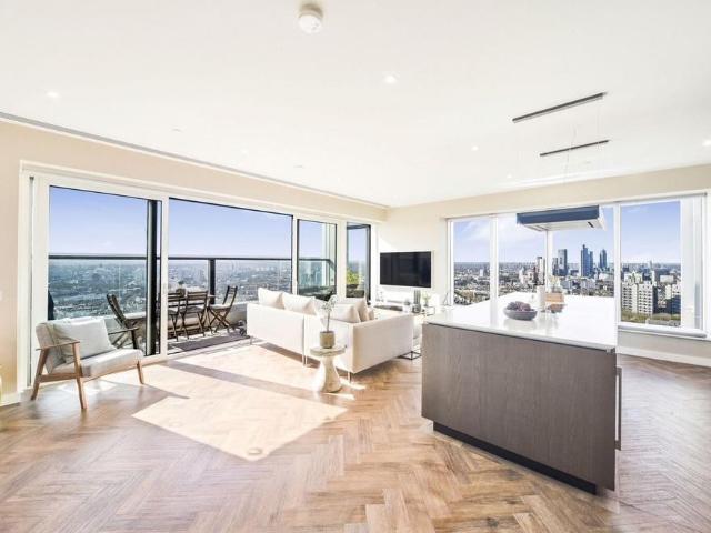 Flat for sale in Elephant and Castle, Greater London