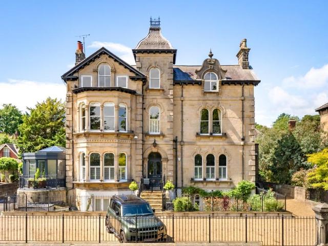 Flat for sale in Low Harrogate, Harrogate