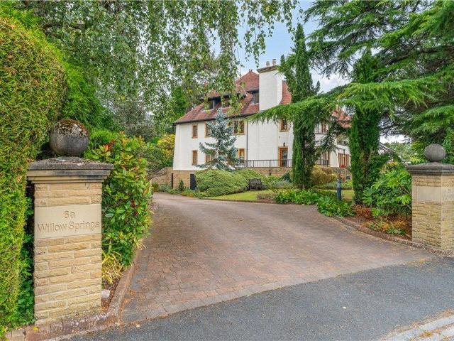 Flat for sale in Middleton Estate, Bradford