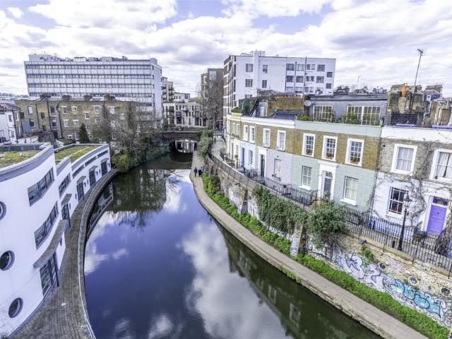 Flat for sale in Kentish Town, Greater London