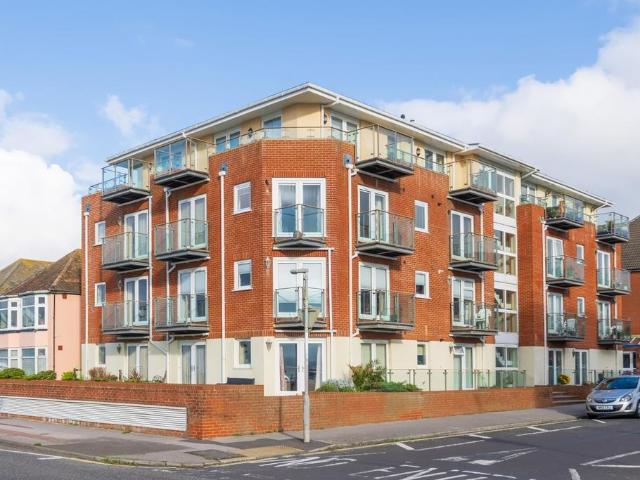 Flat for sale in Lee-on-the-Solent, Middlecroft