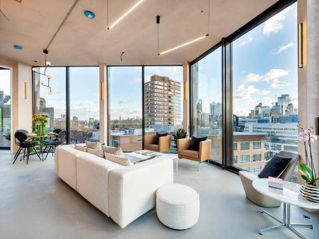 Flat for sale in Hoxton, Greater London