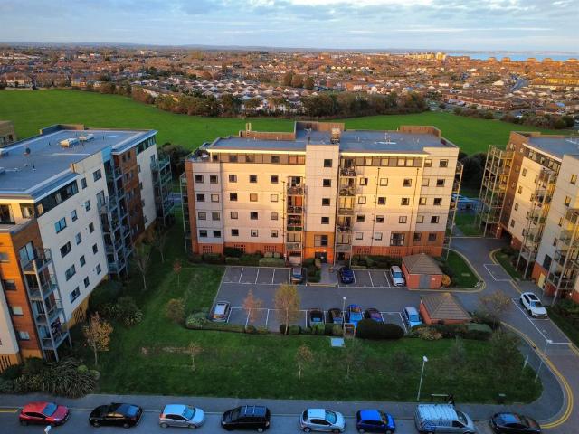 Flat for sale in St Anthony's Hill, Eastbourne