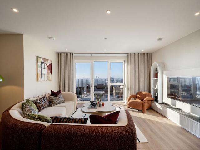 Flat for sale in Bromley-by-Bow, Mile End
