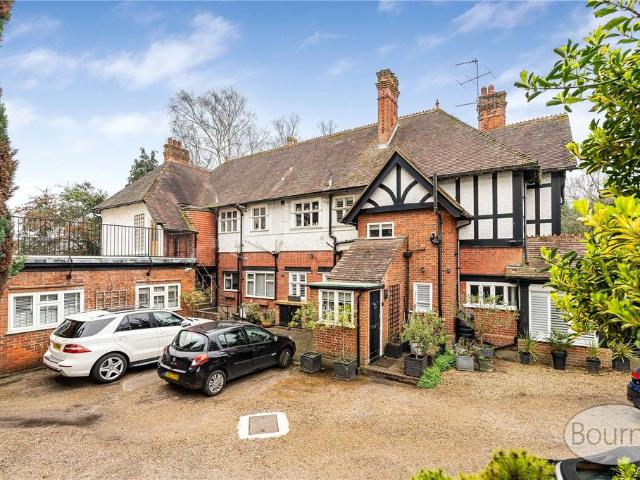 Flat for sale in Sheerwater, Woking