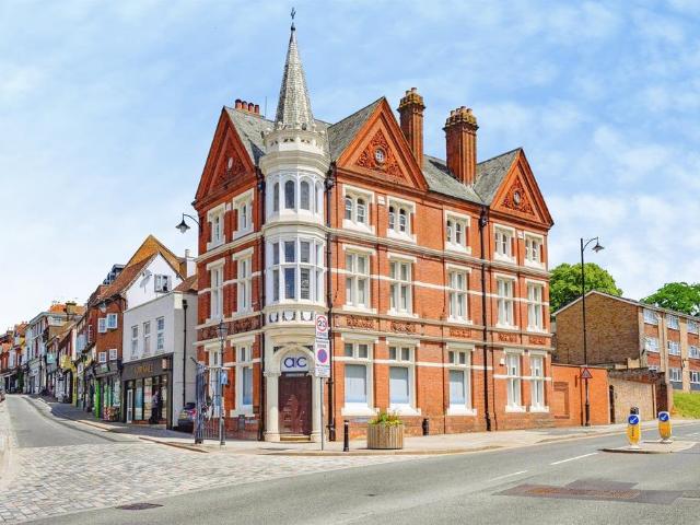 Flat for sale in Highfield, Pouchen End