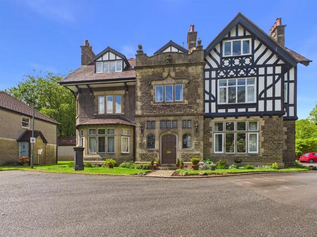 Flat for sale in Buxton, High Peak
