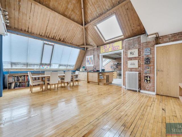 Flat for sale in Highfields, Old Wharf