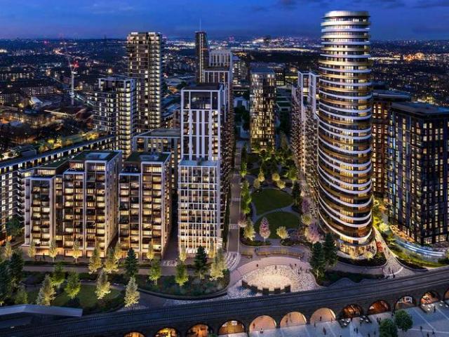 Flat for sale in Shepherd's Bush, Greater London
