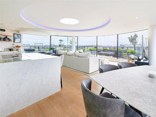 Flat for sale in Putney, Greater London