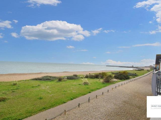 Flat for sale in Crumbles, Eastbourne