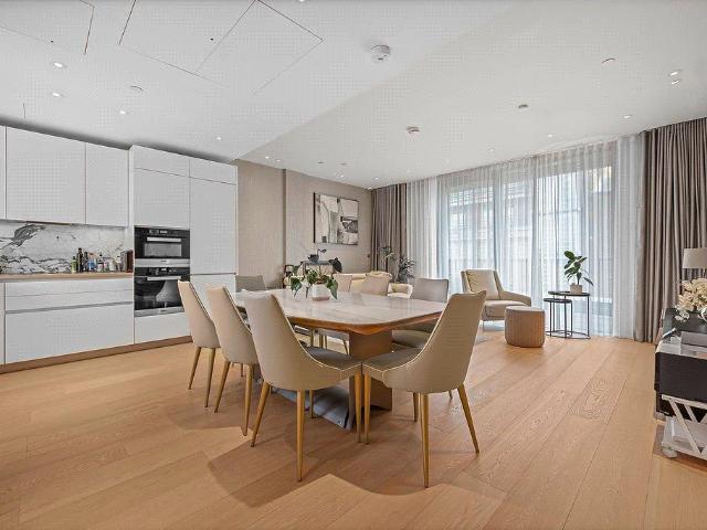 Flat for sale in Marylebone, Greater London