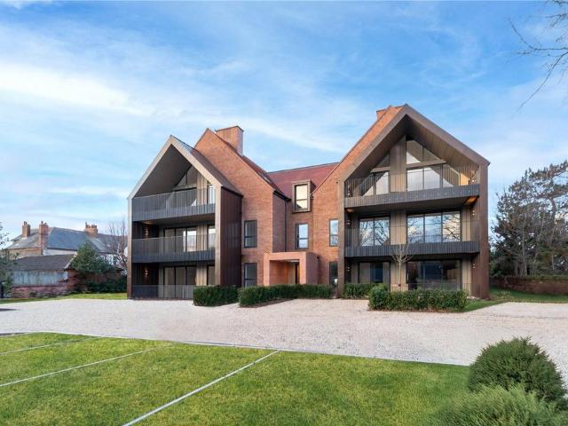 Flat for sale in Grange, West Kirby
