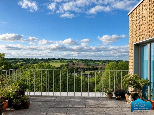 Flat for sale in Mill Hill, Greater London