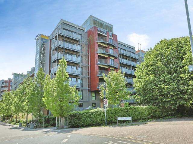 Flat for sale in Lakenham, East Bank