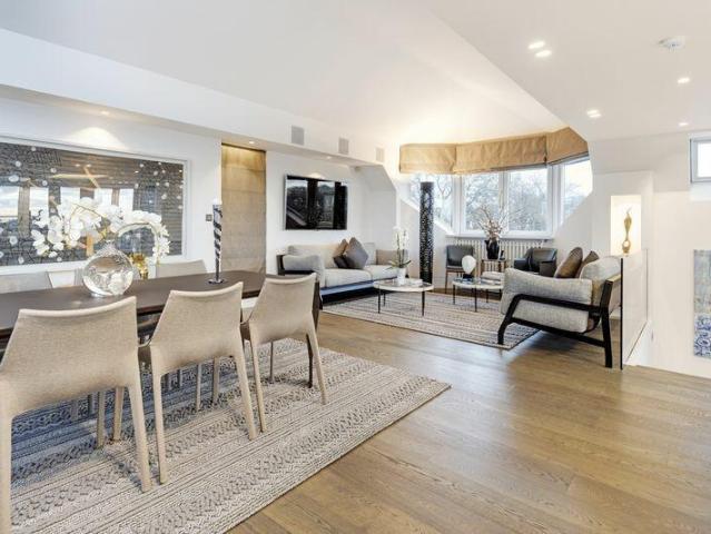 Flat for sale in West Hampstead, Greater London