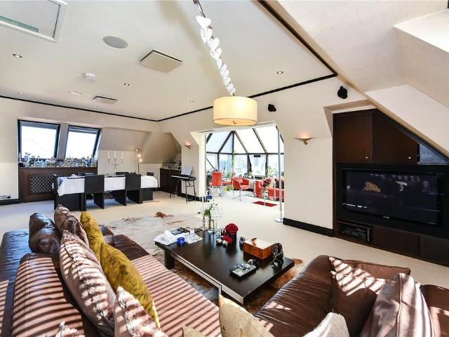 Flat for sale in Sands End, Greater London