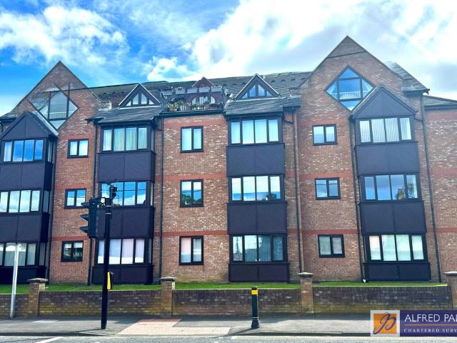 Flat for sale in East Boldon, Tyne And Wear