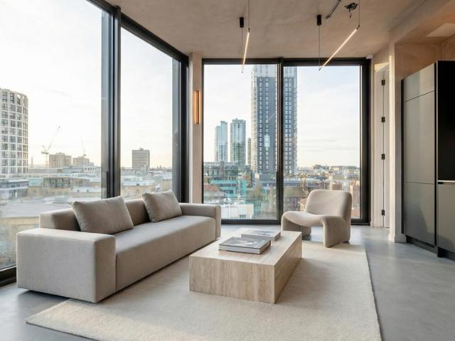 Flat for sale in Hoxton, Greater London