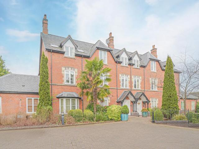 Flat for sale in Dorridge, Isle Of Man