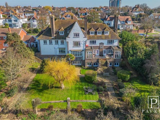 Flat for sale in Frinton and Walton, Dale Hill