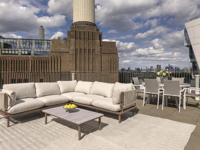 Flat for sale in Nine Elms, Greater London
