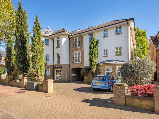 Flat for sale in Beckenham, Greater London
