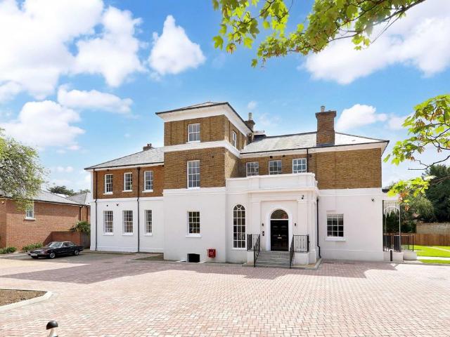 Flat for sale in Swallow, Buckinghamshire