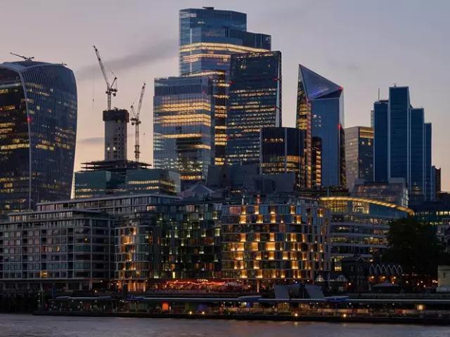 Flat for sale in St. George in the East, Wapping