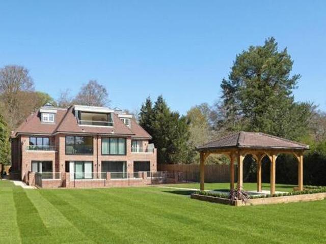 House for sale in Holtspur, Knotty Green