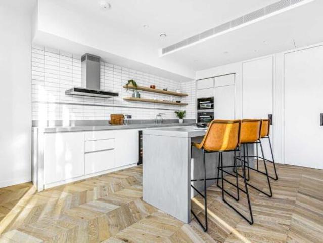 Apartment for sale in Battersea, Greater London