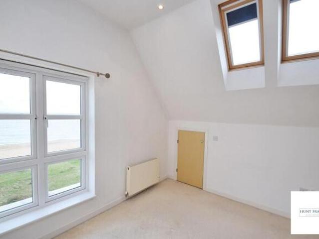 Apartment for sale in Crumbles, Eastbourne