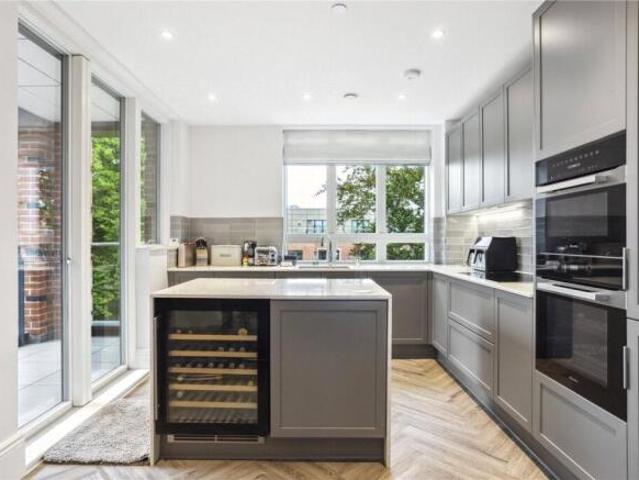 Apartment for sale in Hampshire