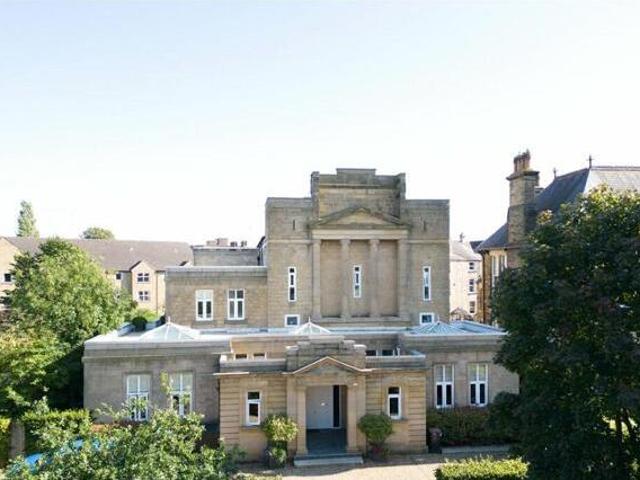 House for sale in Harrogate, North Yorkshire
