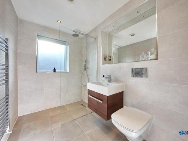 Apartment for sale in Calderstones