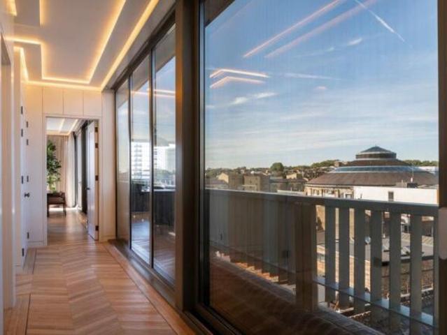 Apartment for sale in Blackheath, Greater London