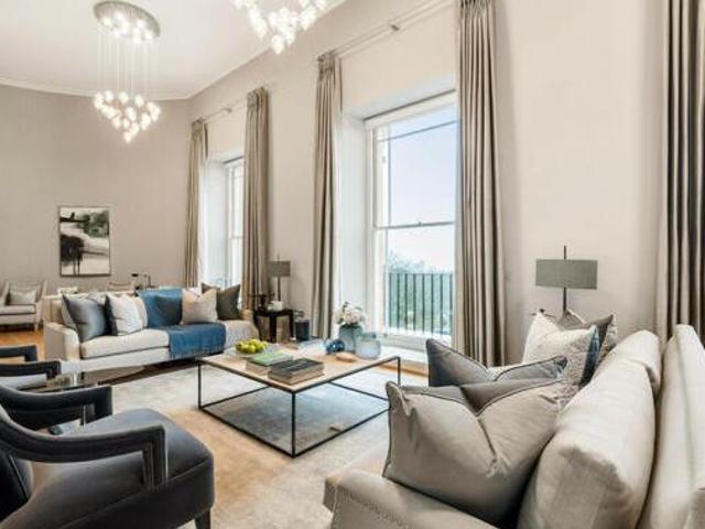 House for sale in Little Stanmore, Greater London