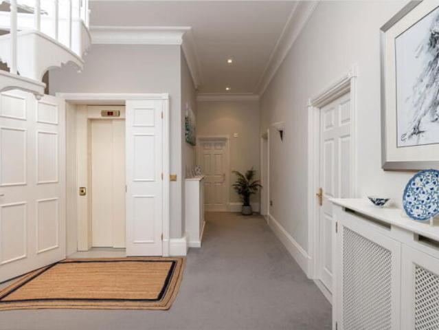 Apartment for sale in Midway, Kent
