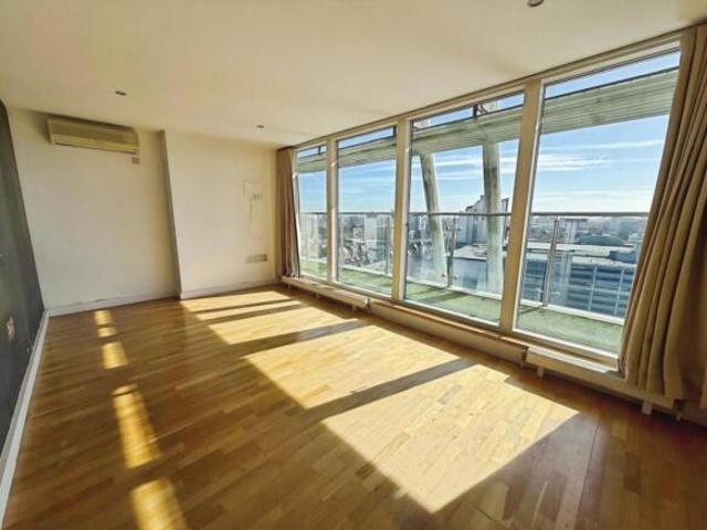 Apartment for sale in Salford Quays, Salford