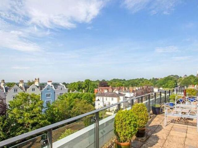 House for sale in Sandown Park, Kent