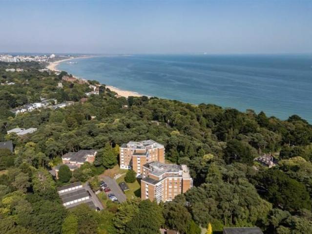 Apartment for sale in Branksome Chine, Branksome Park