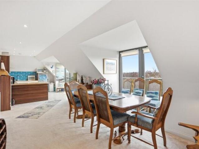 Apartment for sale in Kelvinside, Scotland