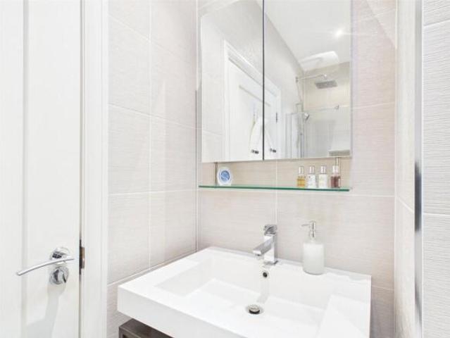 Apartment for sale in England