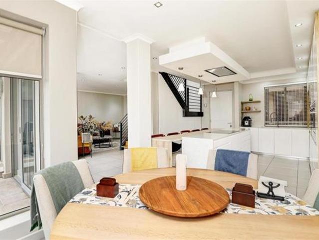 Apartment for sale in Cape Town, Western Cape
