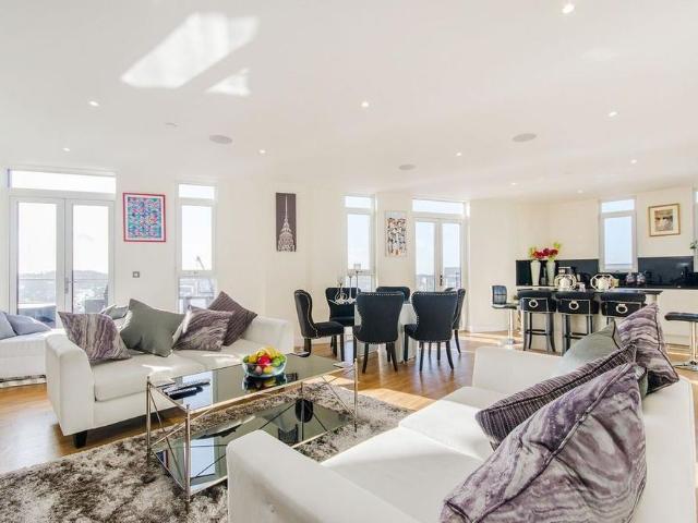 House for rent in Alperton, Greater London